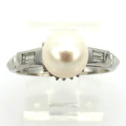 Vintage7.4mm Saltwater Pearl & 0.30ct Diamond Platinum Ring Size 6.75 A&N 237-001